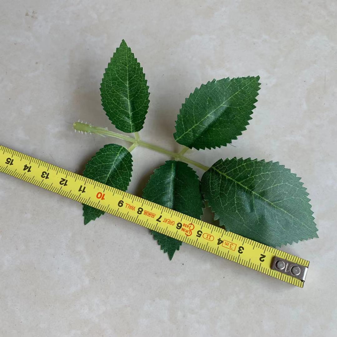 Silk screen flower materials wholesale simulation flowers fake flowers with leaves five rose leaves rose leaves silkscreen rose leaves details Picture