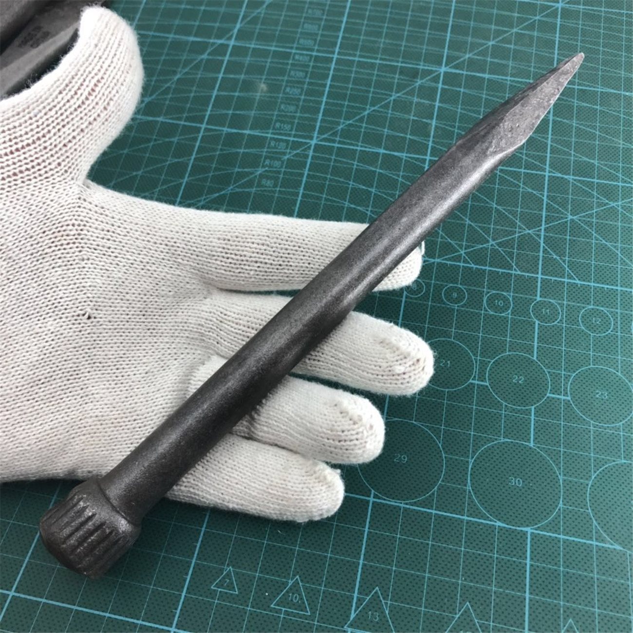 Chisels, high carbon steel chisels, forging chisels, tools, super-hard stone steel chisels, hand stonemasons, sample punches, splitting stone tools Application Scenario