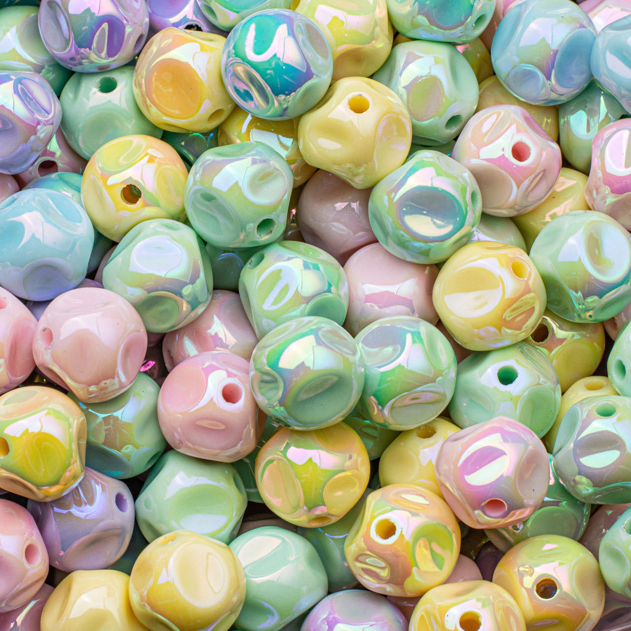 Solid color ab color-coated acrylic FIG straight hole loose beads mobile phone chain diy jewelry handcrafted bead material wholesale Application Scenario