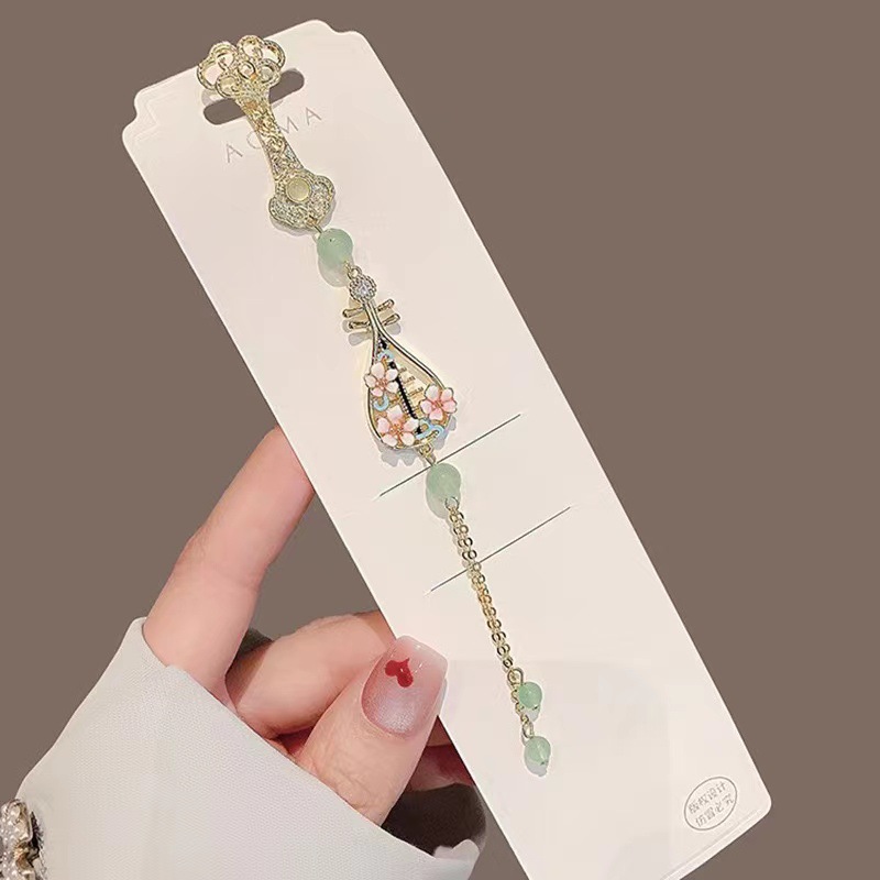 Ancient-style pipa cheongsam, lapel jacket, high-end, niche brooches, anti-glare pins, corsages, clothing accessories and clothing accessories Application Scenario