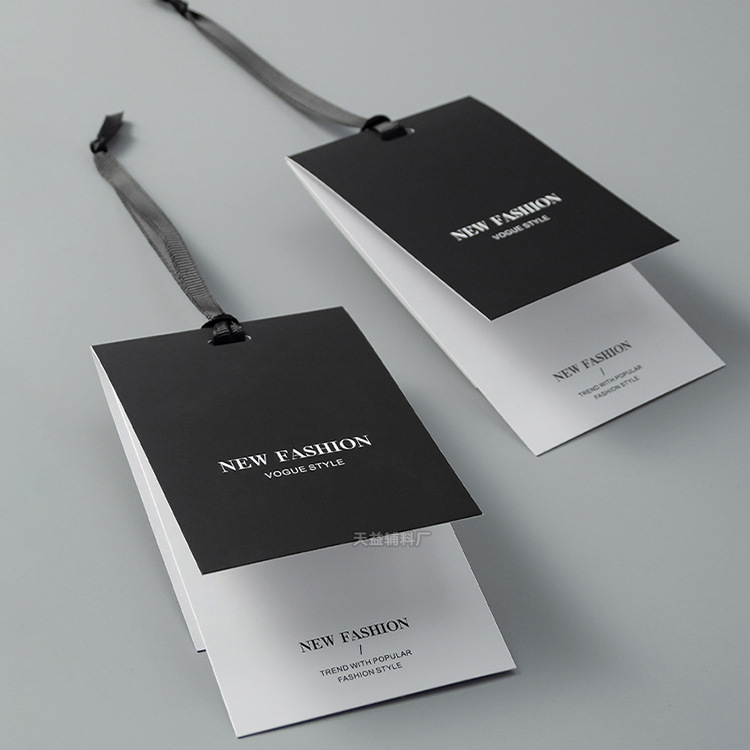 高端服装吊牌定 做男女装挂牌卡定 制设计百搭衣服标签衣通用现货详情图2