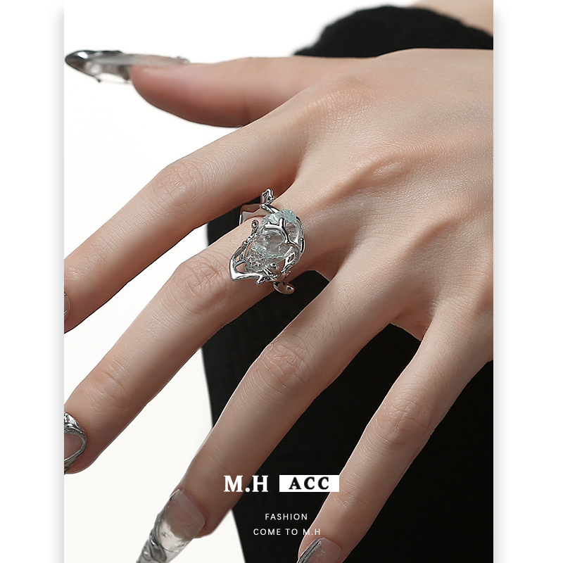 Wholesale of ice-transparent blue natural stone rings for women, 2022 Summer new sweet, cool and fresh ring index finger and wrist accessories