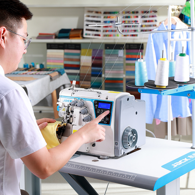 家用缝纫机/缝纫机/EXT上下同步锁边机/同步车/LED衣车灯产品图