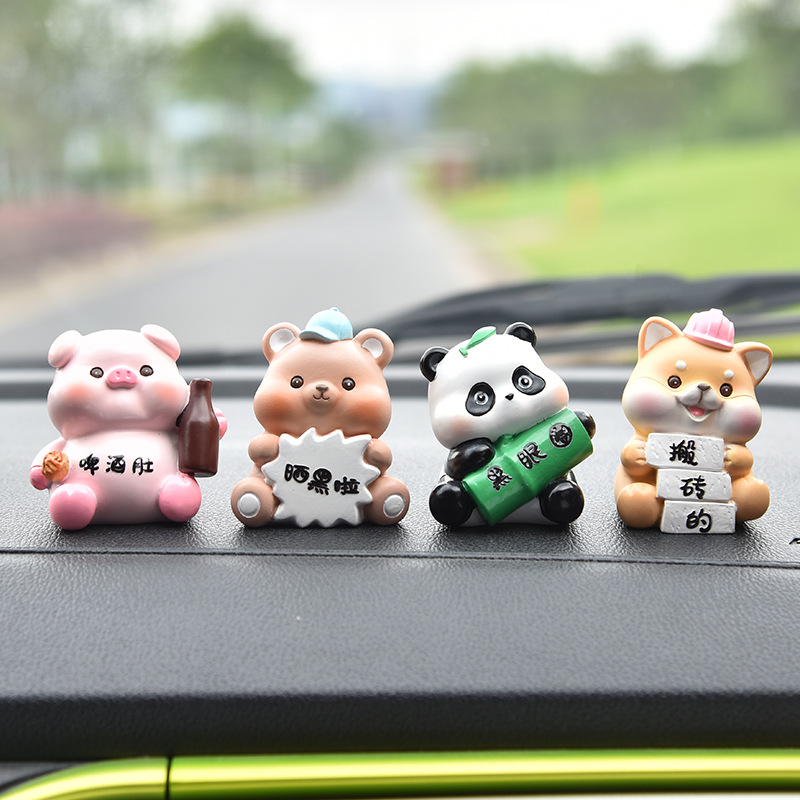 Cute mini car trinket, cartoon pet beer pig, desktop decoration, car interior decoration, birthday gift Specification image