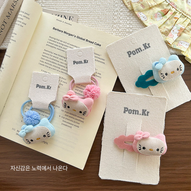 Cute cartoon children's hair ties, KT cat three-dimensional pom-pom hair bands, hair clips, girl student bangs, side clips Specification image
