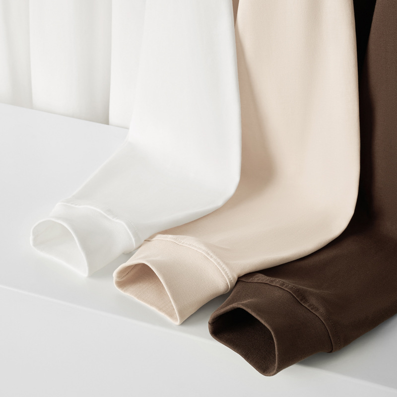 300g pure cotton long-sleeved men's T-shirt, a major autumn release. Solid color inner layer top, base layer, loose clothing, new men's style Application Scenario