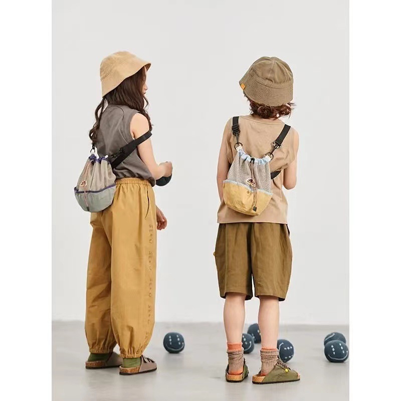 New children's storage bag, outdoor play portable canvas packaging toy, light and casual outdoor fashionable travel bag full figure