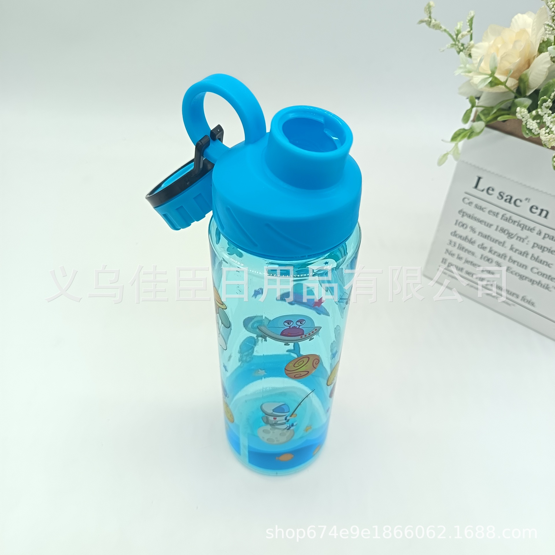 Cross-border best-selling summer space cup, direct drinking cup with screw cap, men's and women's drinking cup, high appearance level, portable sports water bottle Specification drawing