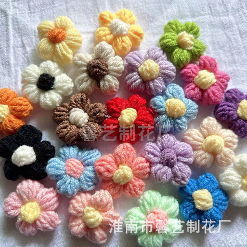 Handmade crochet, choux pastry, woolen yarn, flowers, DIY hair clips, accessories, corsages, bags, clothing accessories, flowers Application Scenario