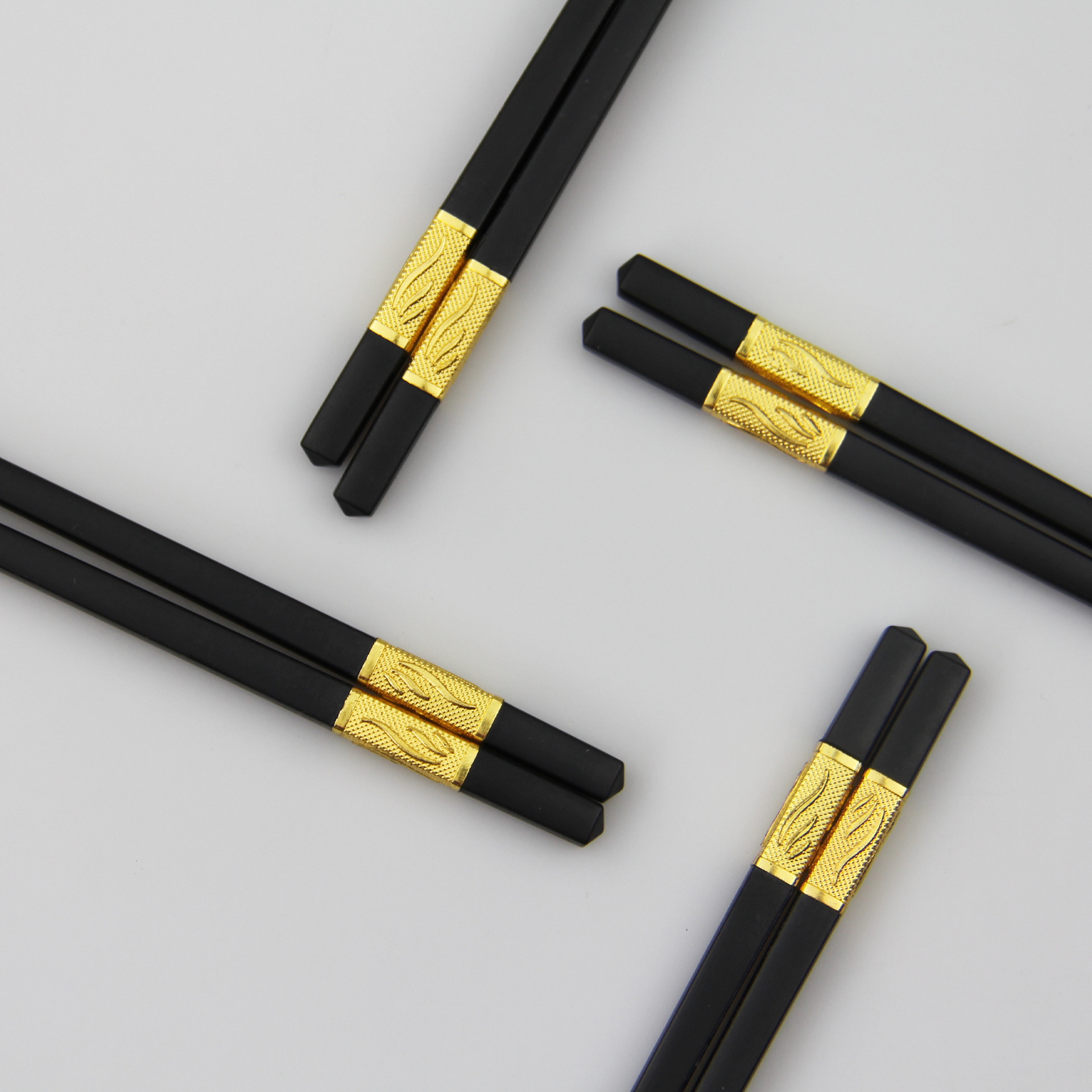 The new household tableware, the Gold and Silver Fu three-leaf Ruyi alloy chopsticks, is carefully selected by the e-commerce platform of the source factory of Shifule Specification image