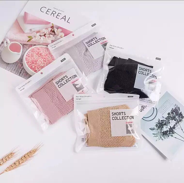 Cross-border 3D peach butt mid-waist triangular honeycomb underpants, Japanese honeycomb underpants, honeycomb butt wrapping seamless underpants for women Application Scenario