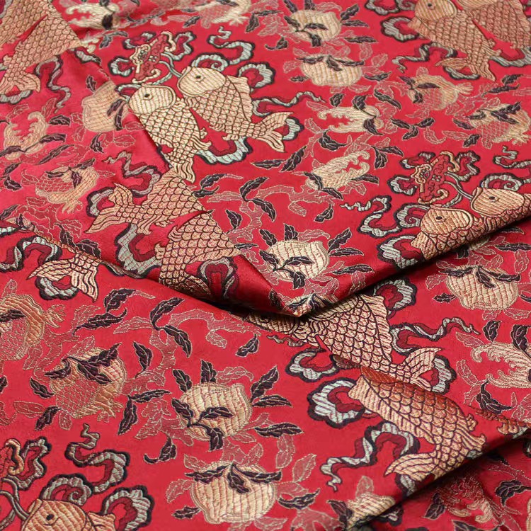 新中式仿宋锦马甲上衣面料高精提花绸缎服装布料双鱼图产品图