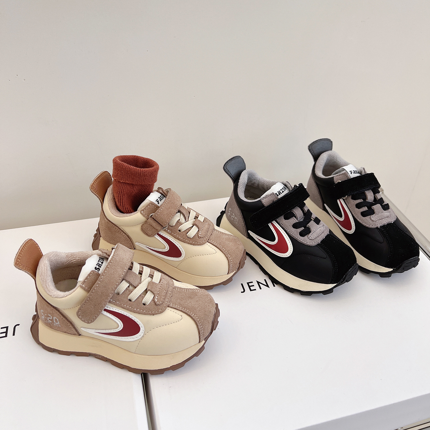 2022 Autumn/Winter new children's fashion sports shoes: Girls' Velcro soft-soled Forrest Gump shoes and boys' casual running shoes