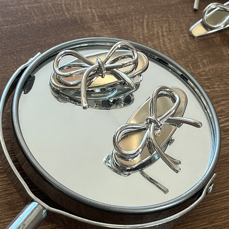 High-end metallic cold style bow duckbill clip, Japanese simple metal edge clip, sweet and versatile hair clip for girls details Picture