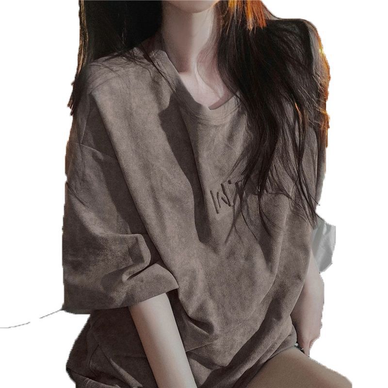 尾货/短袖女/纯棉长袖女打底衫/衣服女/女针织衫白底实物图