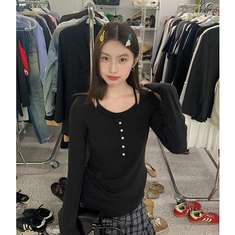 Nan Tao wore two U-neck halter base shirts for women's spring new style pure desire straight shoulder T-shirt, slimming and form-fitting long-sleeved top details Picture