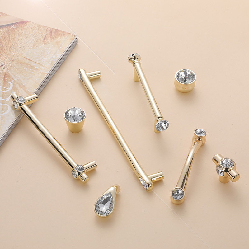 Golden cabinet door handles, crystal garden handles, simple European-style cabinet and wardrobe door handles, drawer single-hole small handles Application Scenario