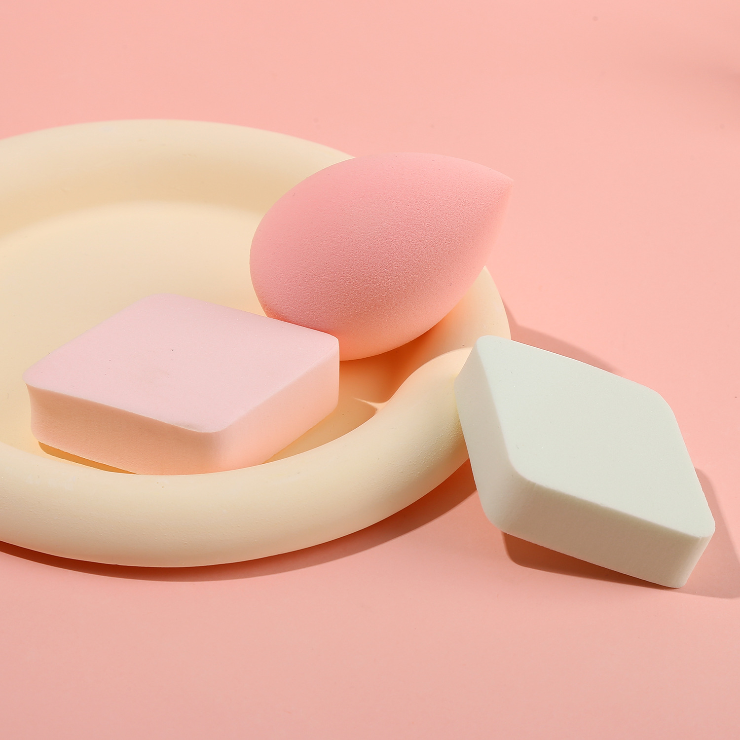 粉扑/美妆/美妆蛋/美妆蛋粉扑/化妆蛋白底实物图