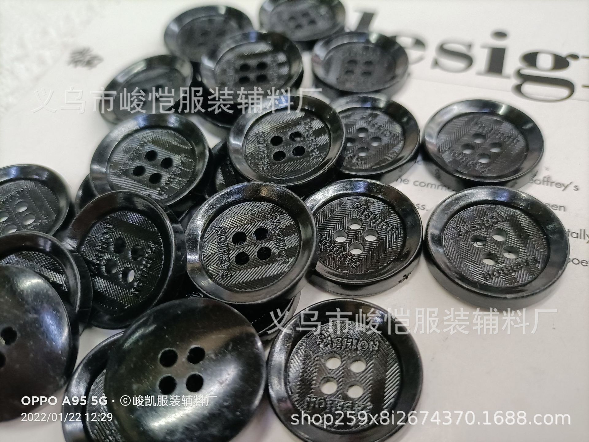 Button suits, men's and women's matte black high-end overcoats, windbreakers, jackets, resin button pants, round Application Scenario