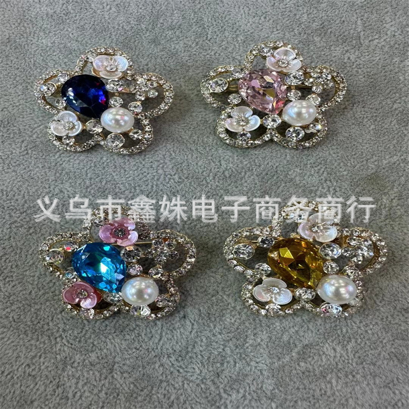 Alloy full diamond rose bouquet brooch, high-end Korean pearl pin, brooch and silk scarf for both purposes details Picture