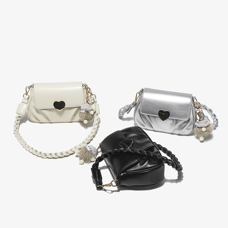 潮流百搭时尚轻奢小众包小香风褶皱斜挎包女2023网红爆款斜挎