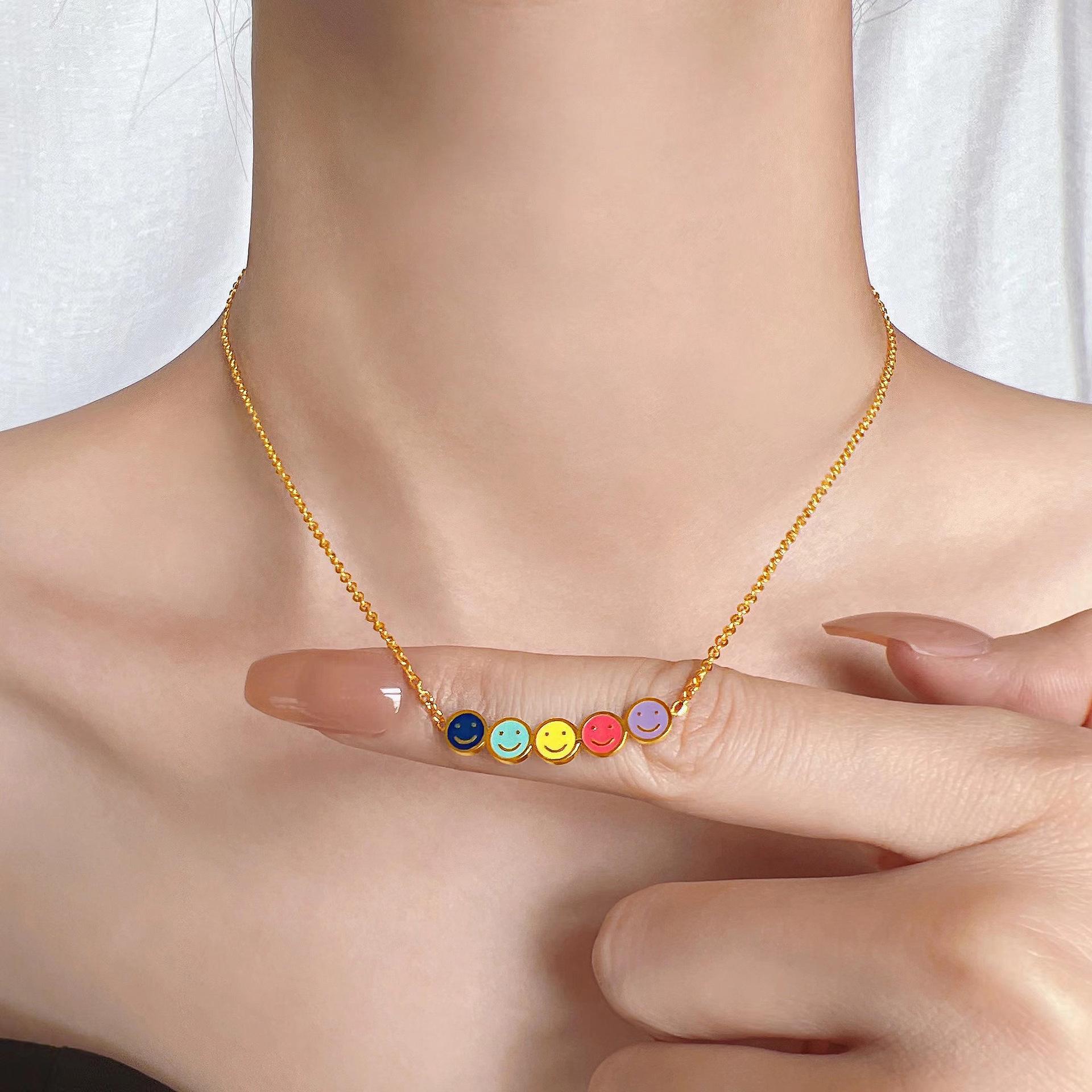 Small and colorful mini smiley face necklace for women, titanium steel rainbow smiley face collarbone chain, non-fading, high-end and niche pendant