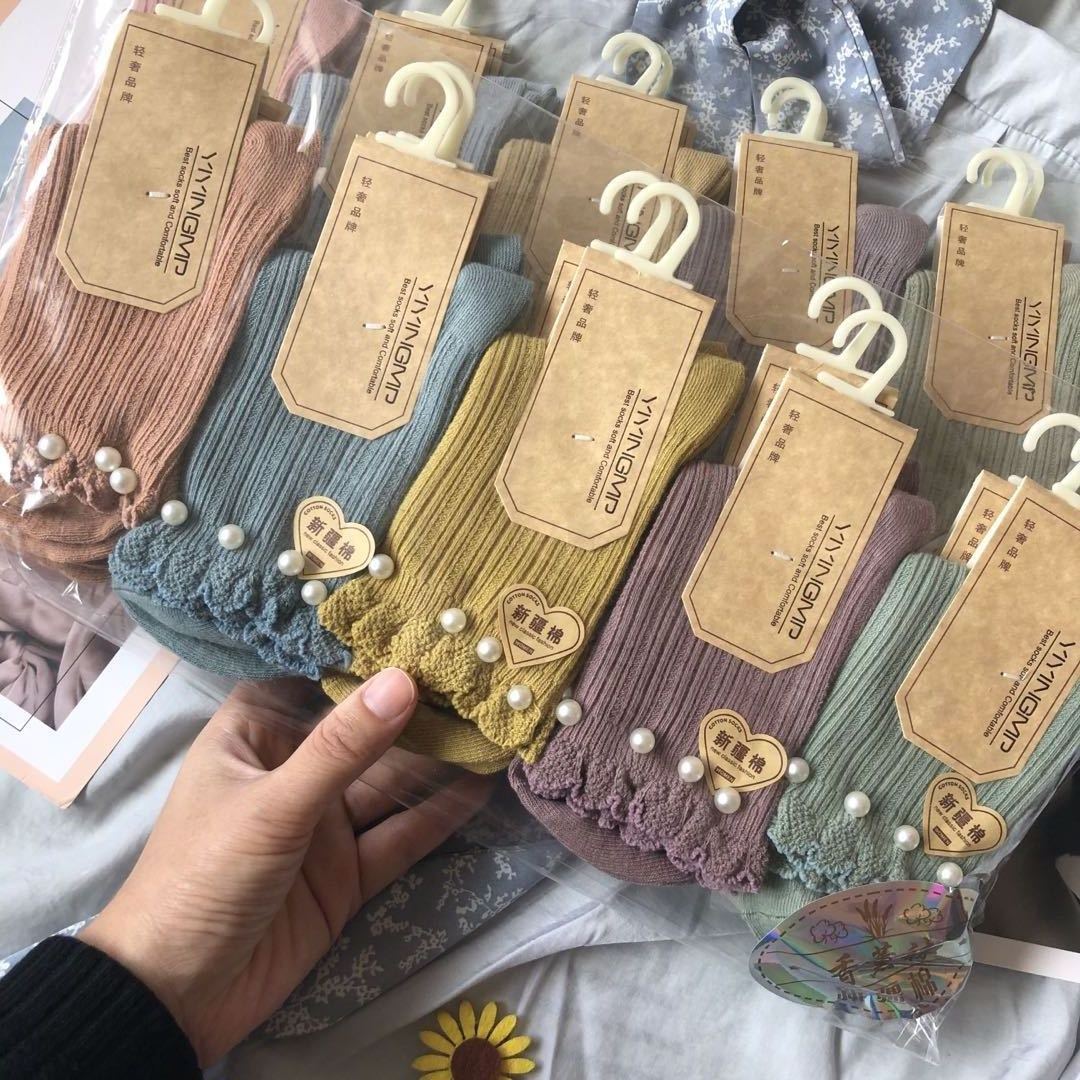 High-quality socks for supermarkets, women's lace mid-calf socks, the same style for Instagram trend streamers, Japanese-style business black men's socks Application Scenario