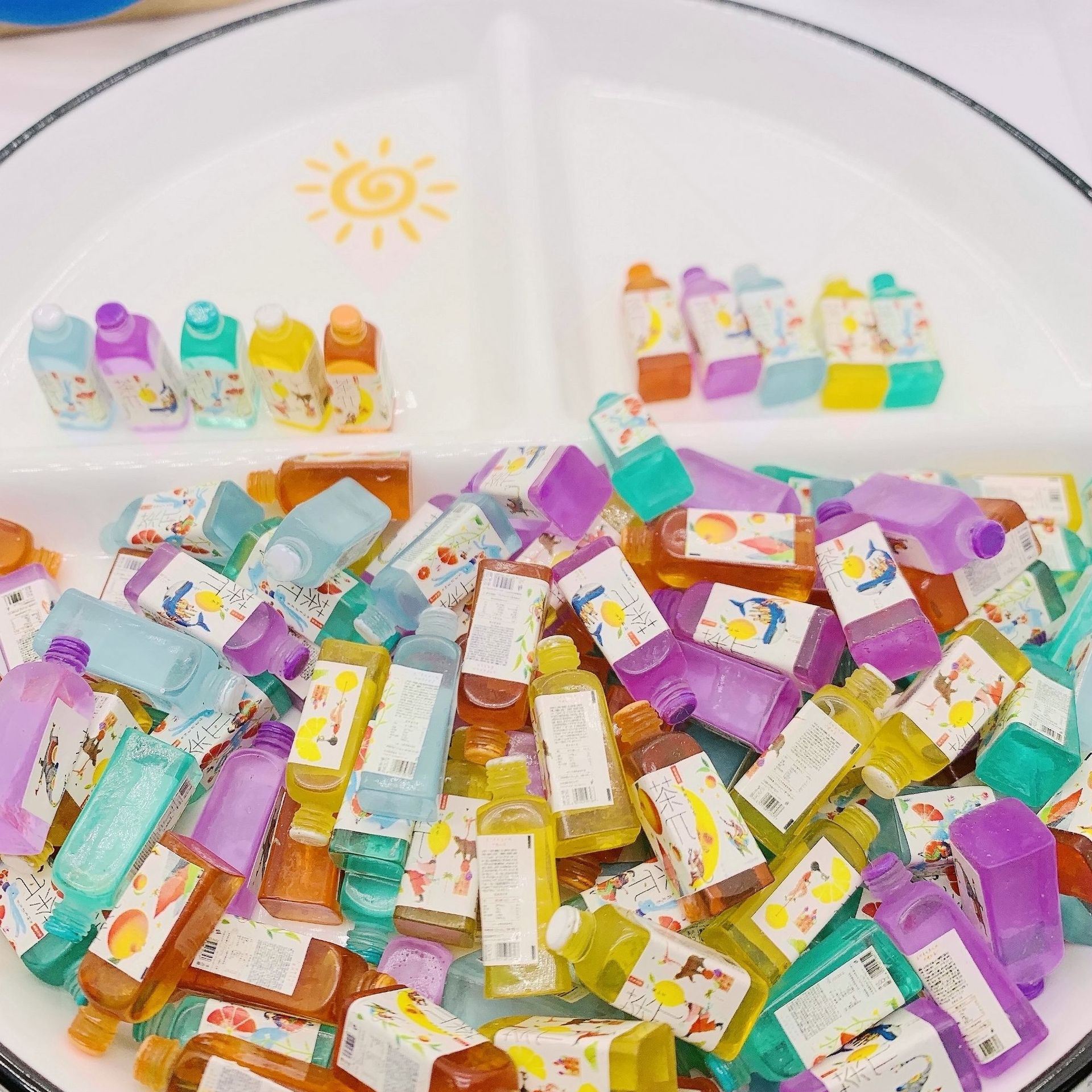 混款仿真微缩迷你食玩饮料瓶小酒瓶diy立体瓶子摆件批发树脂配件详情7