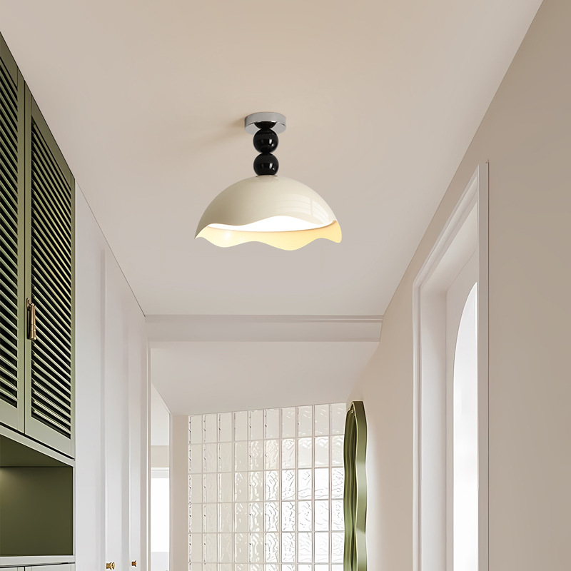 Creative cream-eggshell, ancient-style bedroom ceiling lamp, girlish style, ins Memphis, high-end bedroom room lamp details Picture