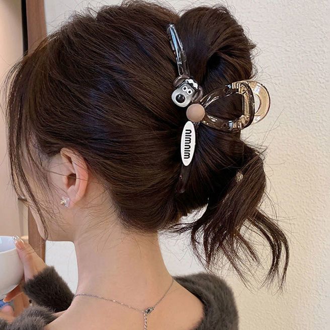 The national trend series features a stylish, large-sized hairpin with a large volume. The new simple hairpin has a shark clip at the back of the head and a cartoon dog cookie headpiece Specification image