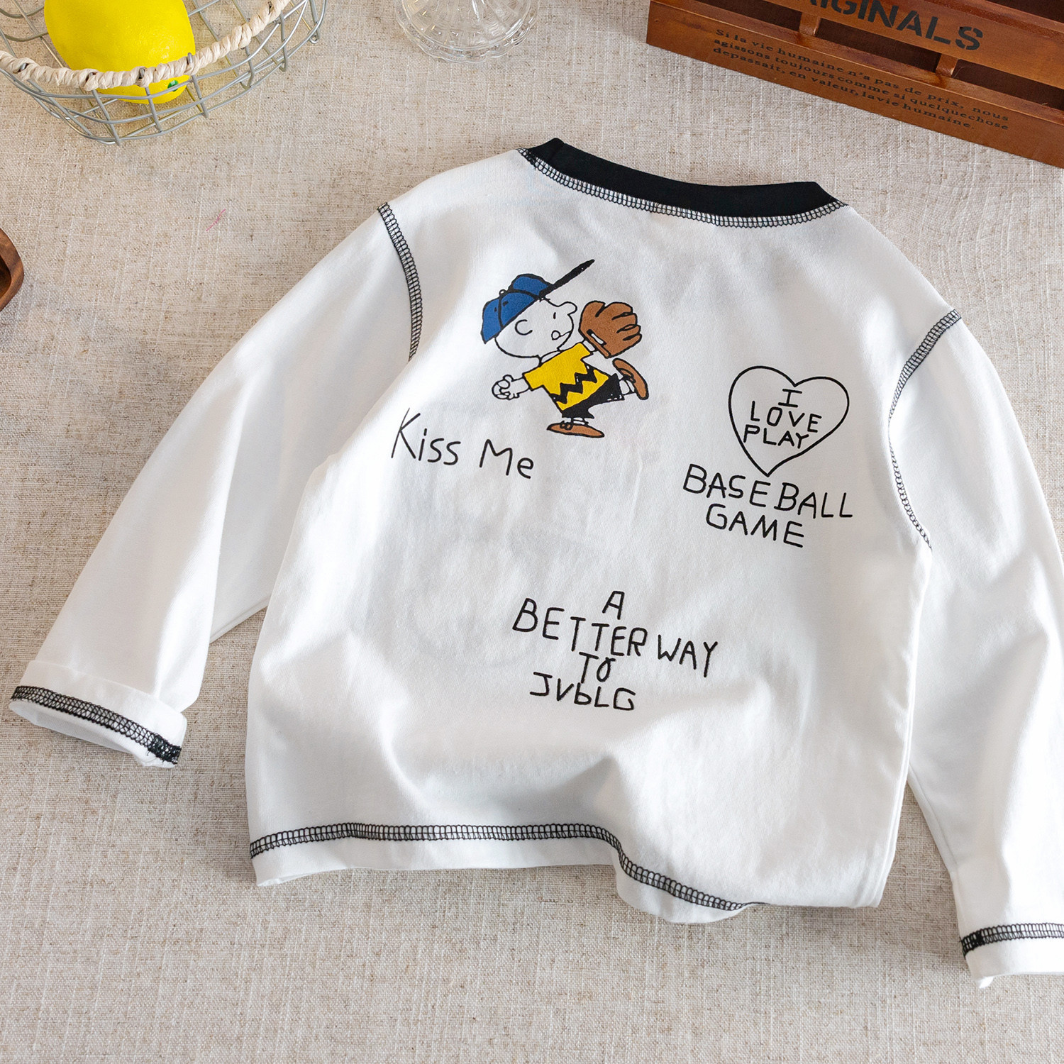 Children's long-sleeved T-shirt 2025 Spring and Autumn New Style Boys' cartoon printed top, baby and children's casual base layer trend details Picture