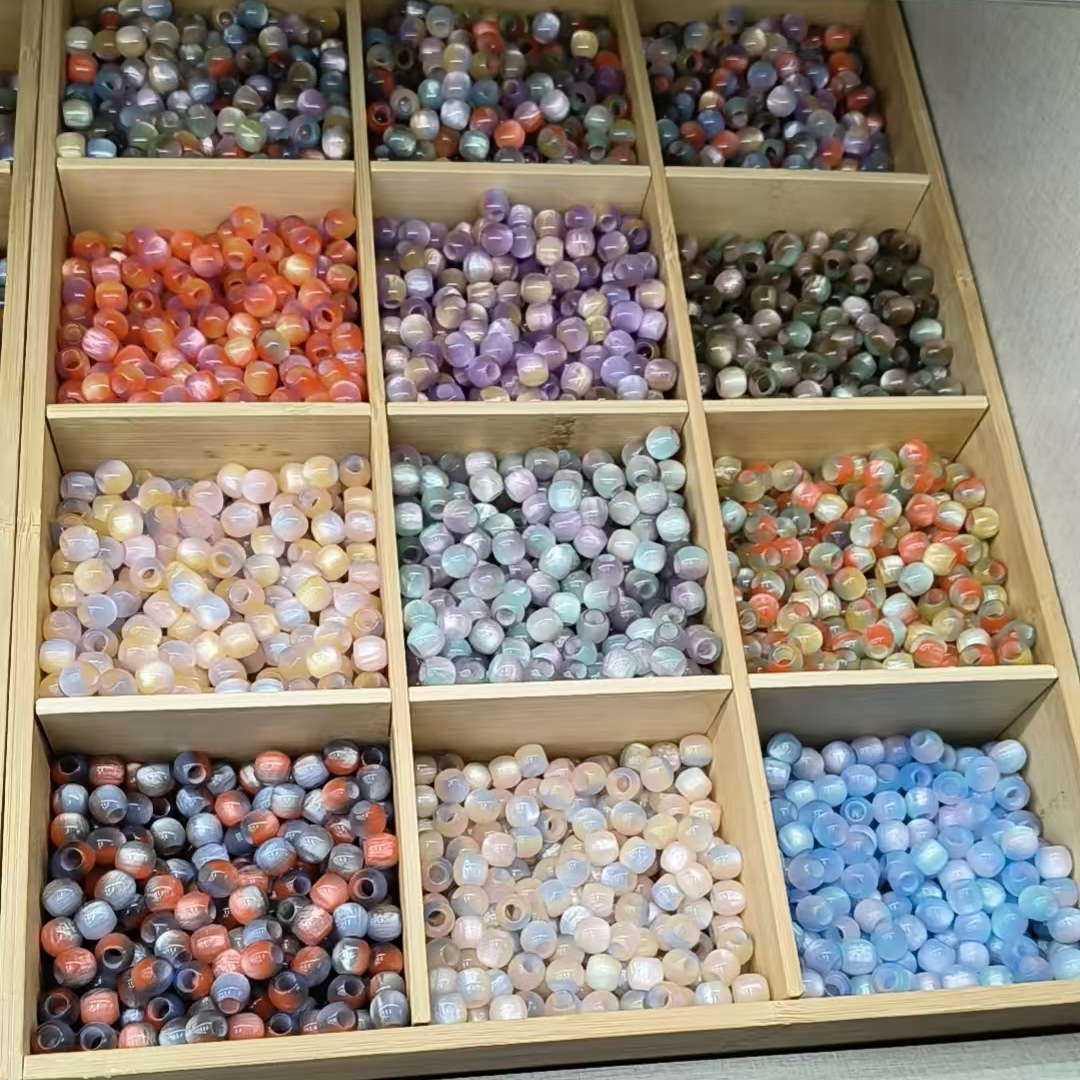 Large-aperture round beads 10/12mm resin beads, DIY clothing headwear, rope buttons, shoe buttons, beads, clothing accessories and accessories Application Scenario