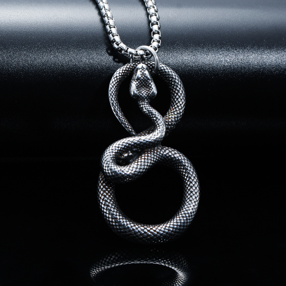 New Chinese trend zodiac snake pendant, fierce eyes, Snake King necklace, creative and lively snake neck pendant, stainless steel animal jewelry details Picture