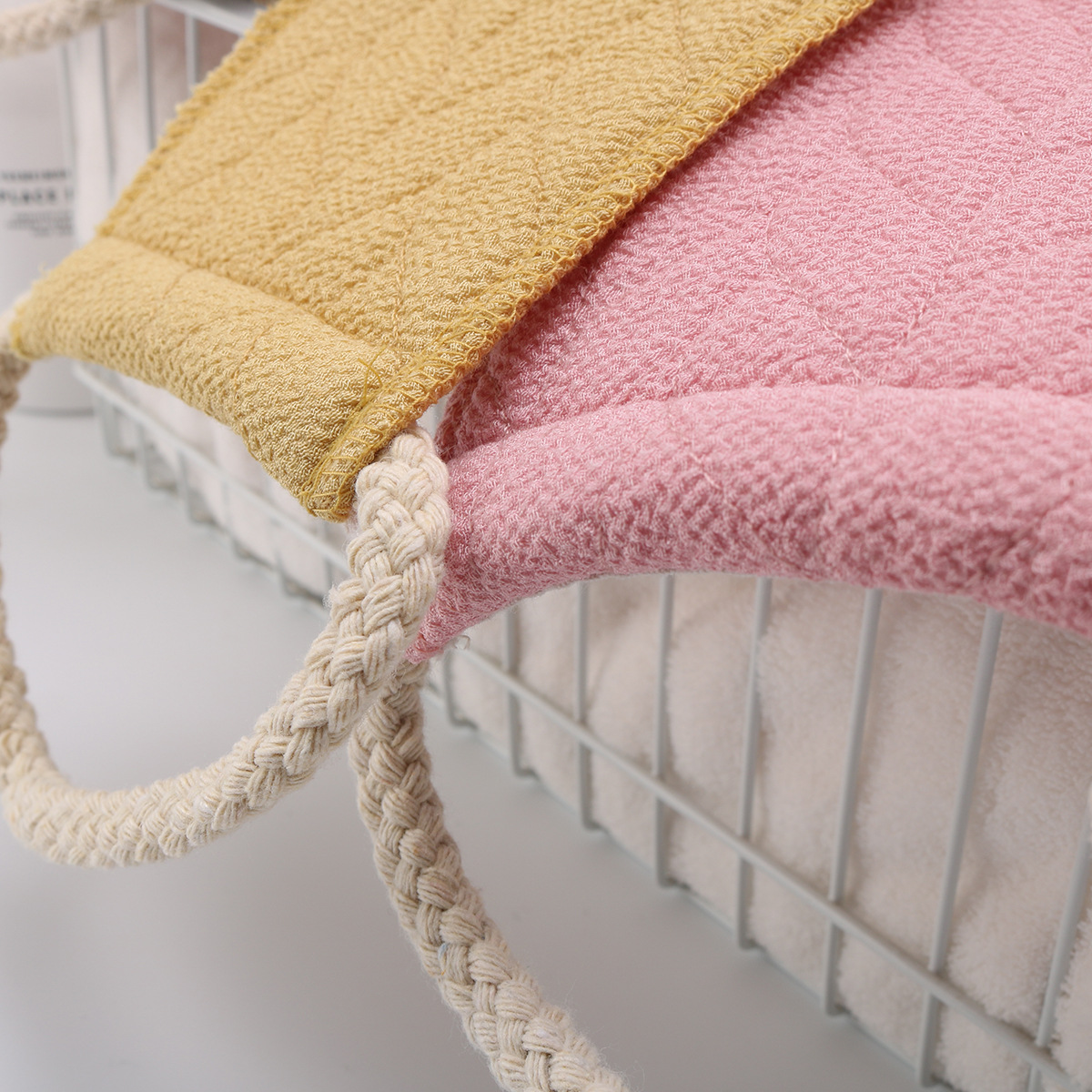 Wheat Pull Back Bath Towel New Absorbent Bath Towel Absorbent Girl Embroidery Print Household Under The Ash Painless Bath Towel Bath Gloves details Picture