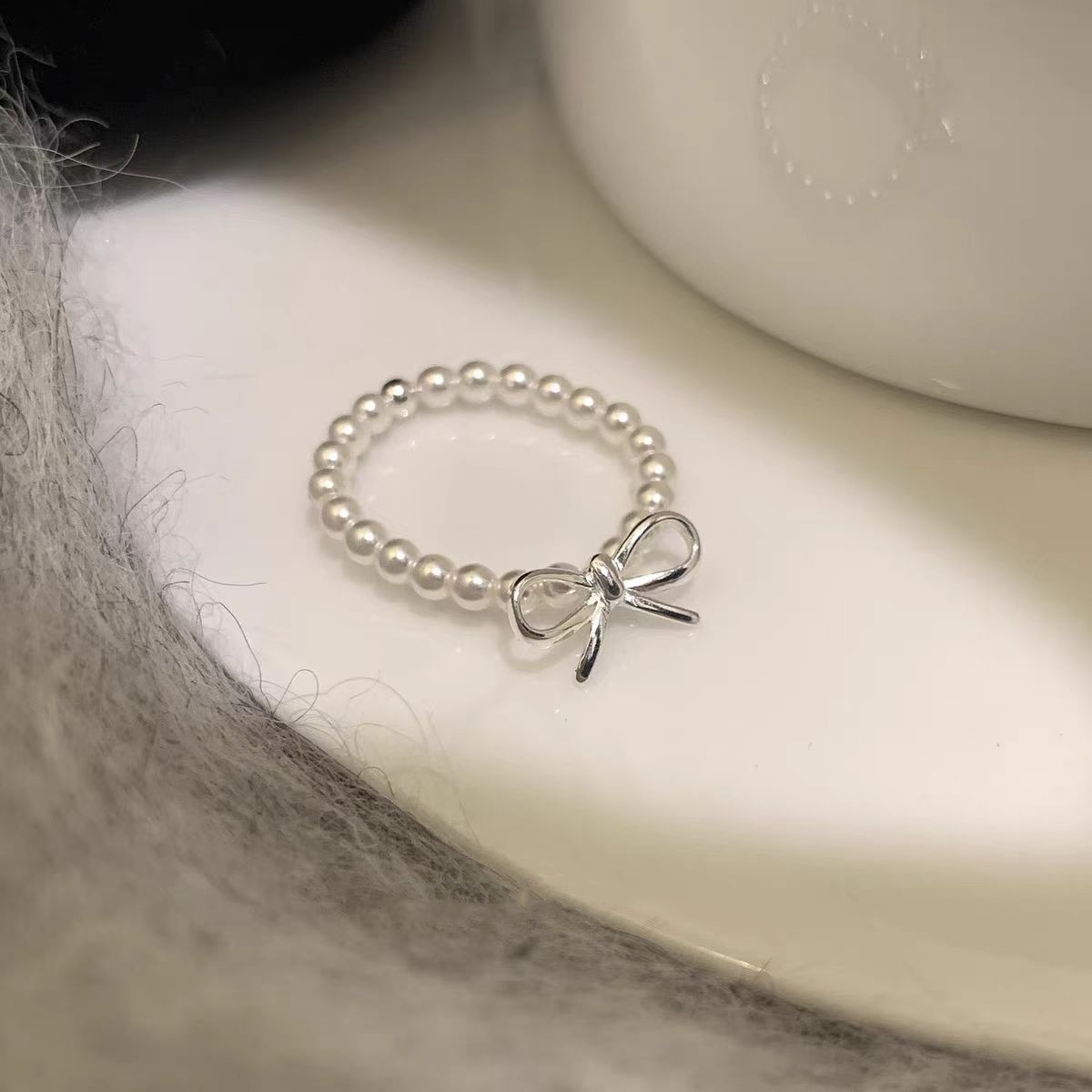 Arco minimalista anillo de perla mujer elástico ligero extravagancia exquisita sensación de alto nivel anillo de dedo índice ajustable Application Scenario