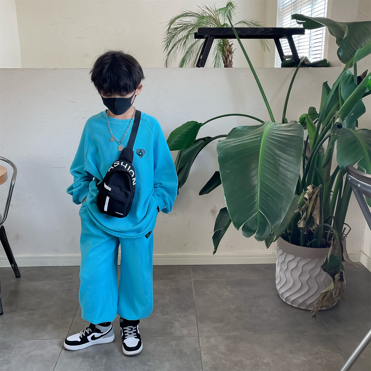 Streetwear children's crossbody bag, Korean-style foreign trade boys' canvas small chest bag, fashionable baby outdoor sports accessory bag, trendy details Picture