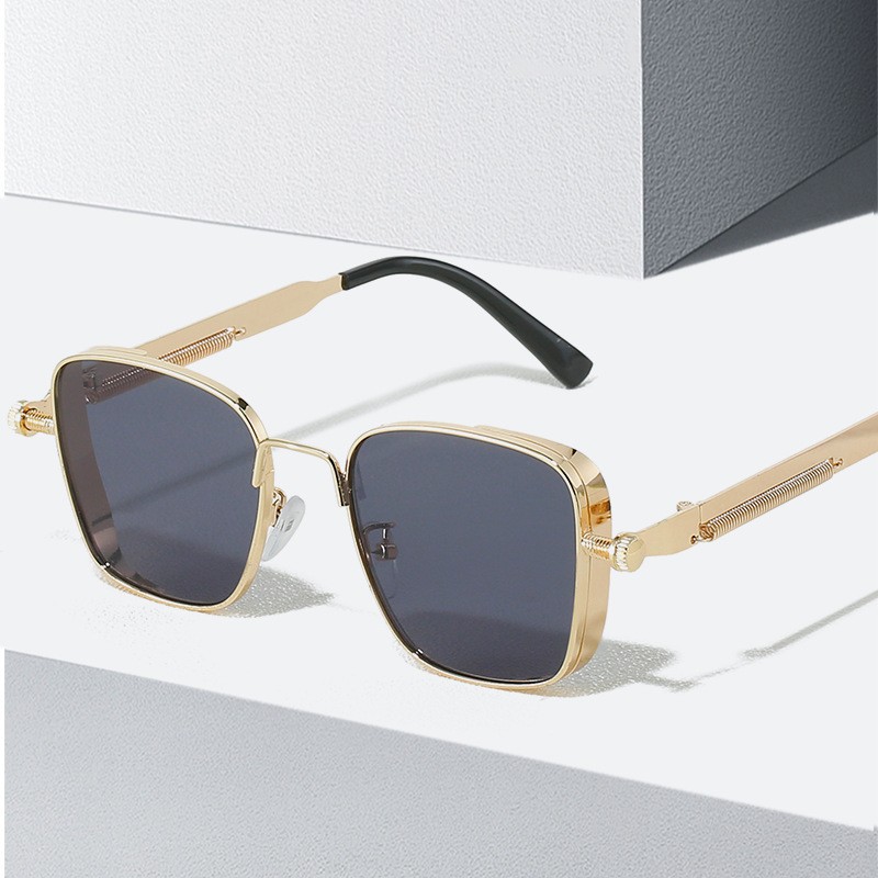 2025 New retro square-framed steampunk metal sunglasses, European and American universal personalized sunglasses sunglass Application Scenario