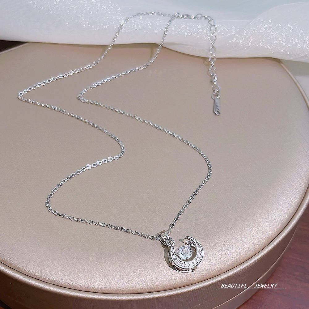 Sweet Superflash Zircon Necklace Female Light Luxury Niche Moon Pendant 2024 New Explosive Beating Heart Clavicle Chain