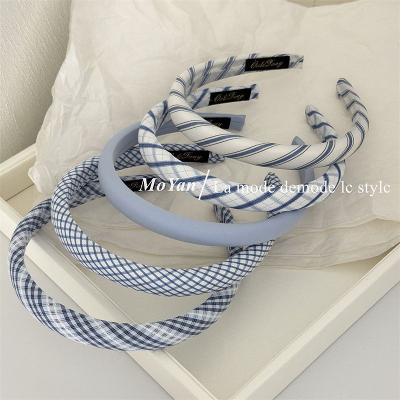 The new fashionable and fresh blue hair band is simple and versatile for commuting. The thin headband is suitable for daily outings with hair clips and hair accessories Specification image