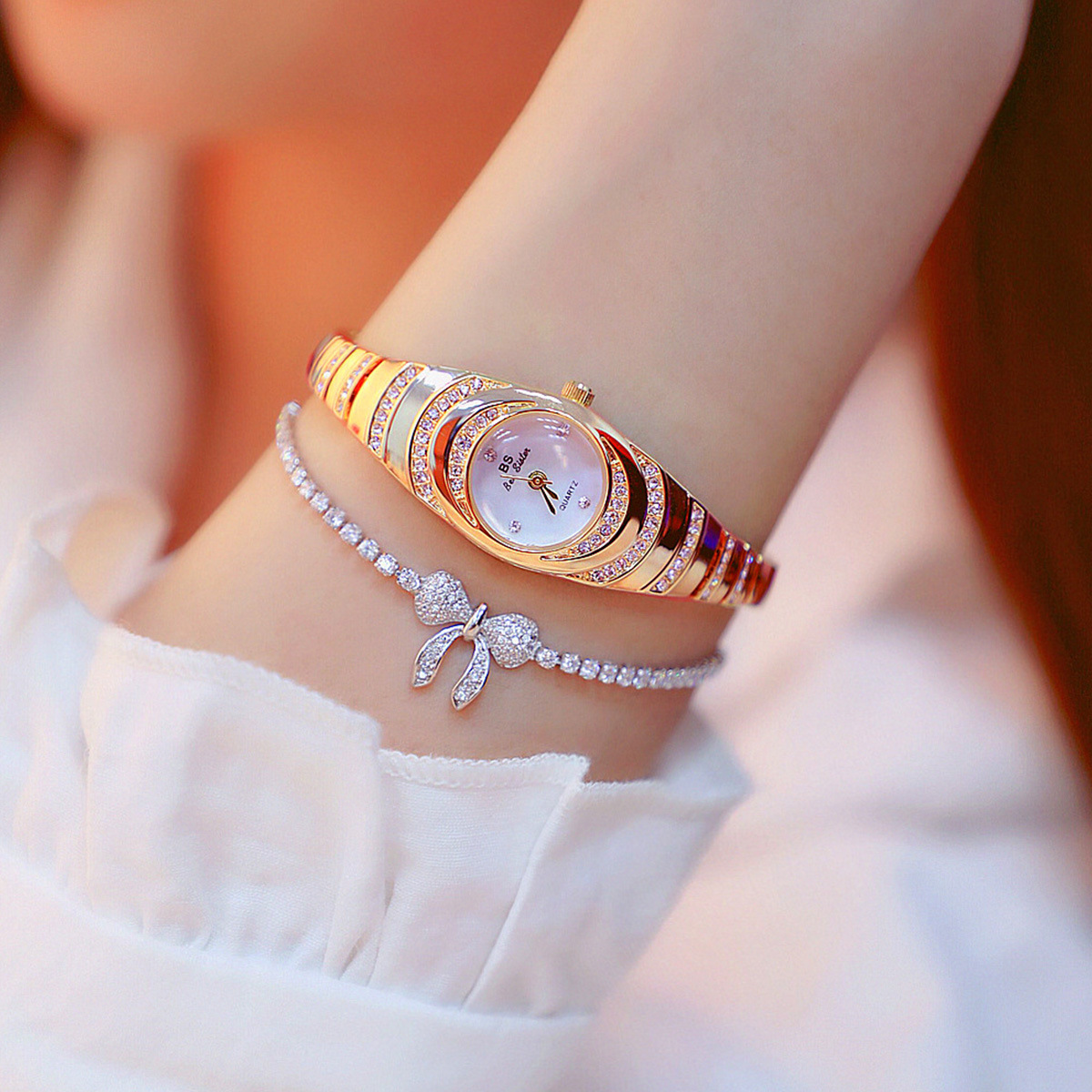 Conjunto de relojes pulsera 2pcs/set diamantes diamantes diamantes diamantes diamantes diamantes mariposa pulsera en stock una pieza de reemplazo de pelo Specification image