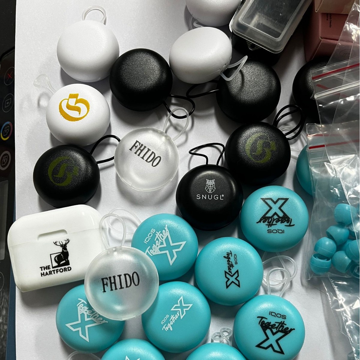 椭圆型耳塞盒小圆盒收纳盒耳塞用盒子便携式迷你首饰收纳黑色圆盒