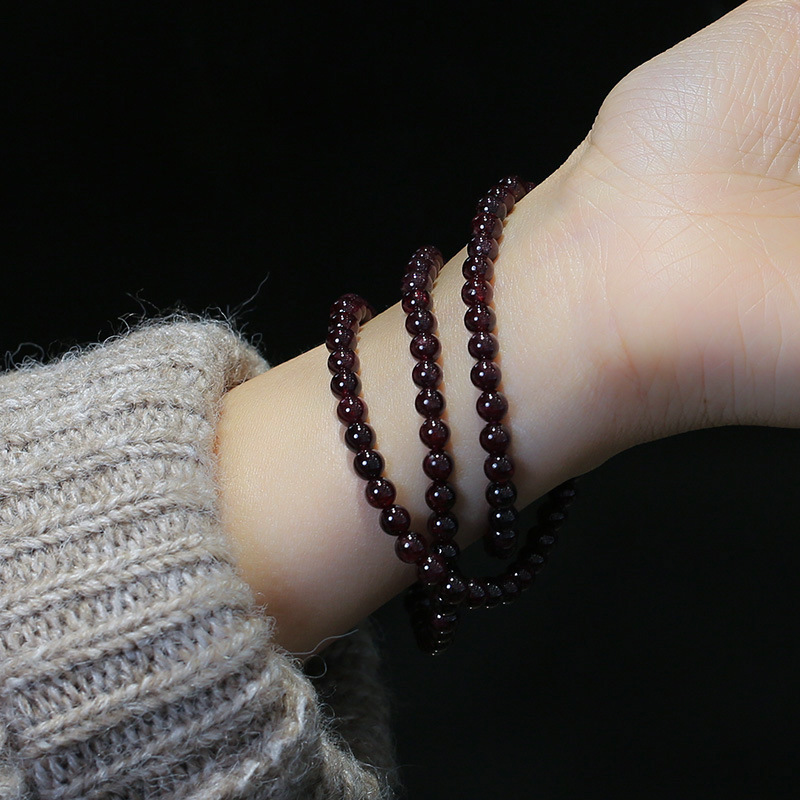 5.5mm natural purple-toothed garnet bracelet multi-circle women's style Indian purple three-circle crystal bracelet accessory wholesale Application Scenario