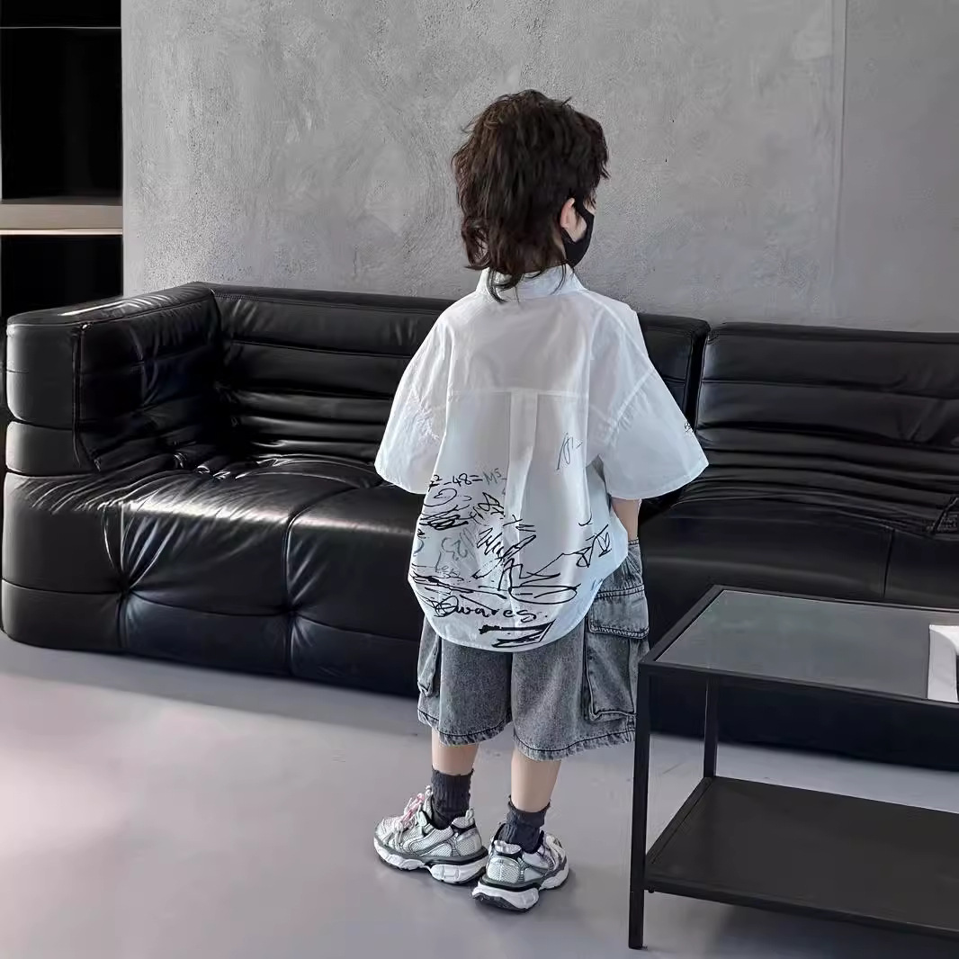 Xin 'er 2024 Summer short-sleeved shirt, pure cotton, loose and thin Korean-style shirt for boys, wide white shirt for children, trendy details Picture