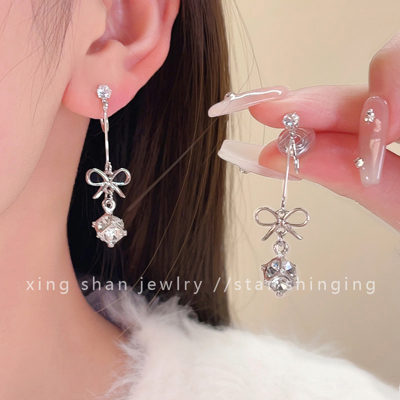 "Bow Girl" French sweet ballet-style long tassel ear clips without ear holes, a niche and high-end earpiece details Picture