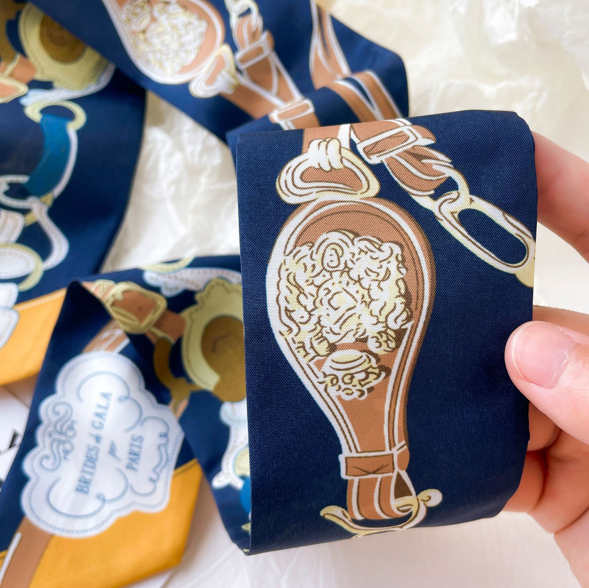 New chain gift box, versatile ribbon, women's hair tie, retro long silk scarf, hair accessory, hair tie, and bag tie wholesale details Picture