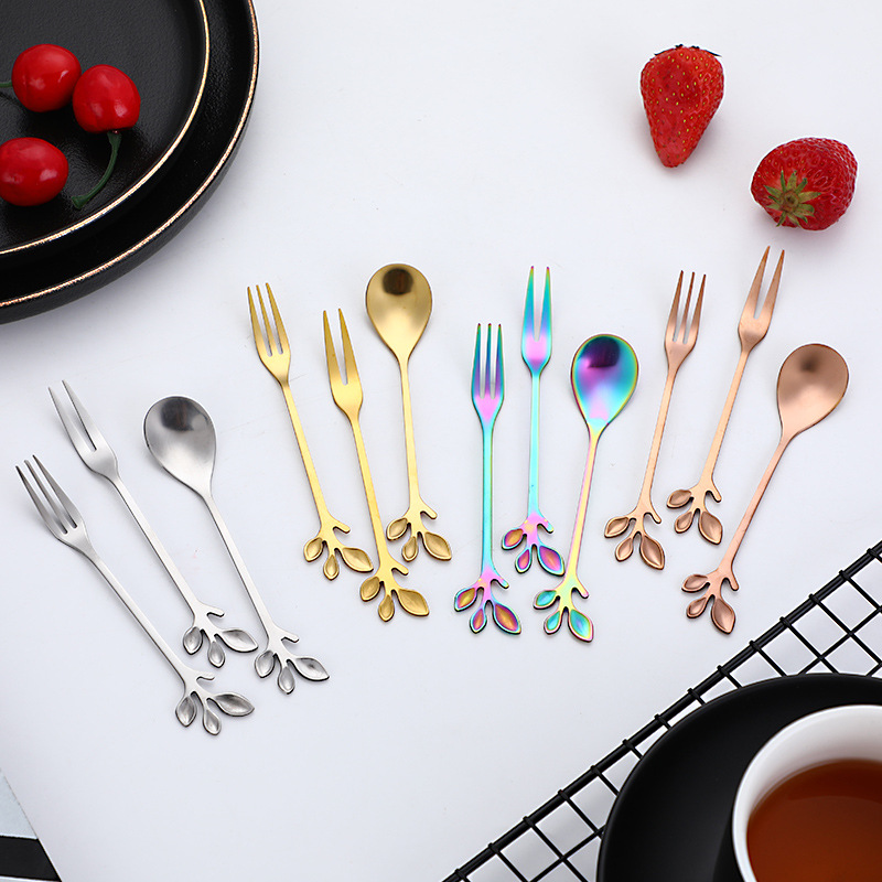 Creative stainless steel coffee whisker, European leaf spoon, fruit fork whisker, dessert fruit fork, golden coffee spoon Application Scenario