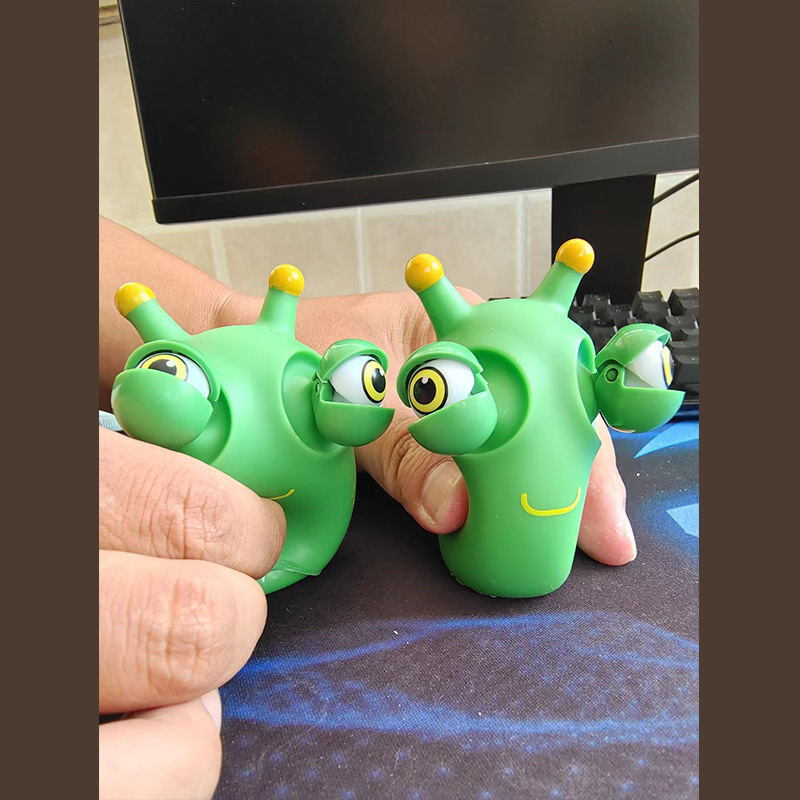 Cross-Border Hot Sales Of New Exotic Googly Eyes Crawler Worm Funky Googly Eyes Trick Pinky Happy Relief Toy Application Scenario