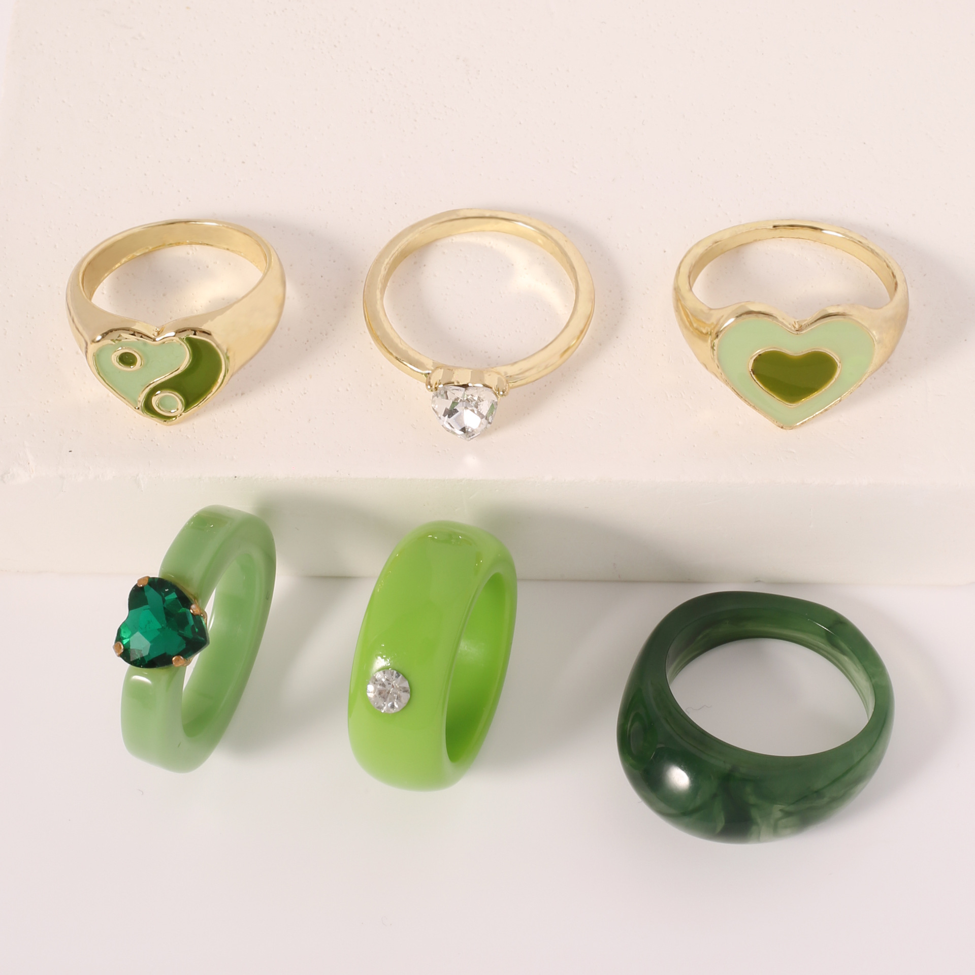 Wholesale of fashionable, retro acrylic resin rings, French niche design transparent rings for women's index fingers details Picture