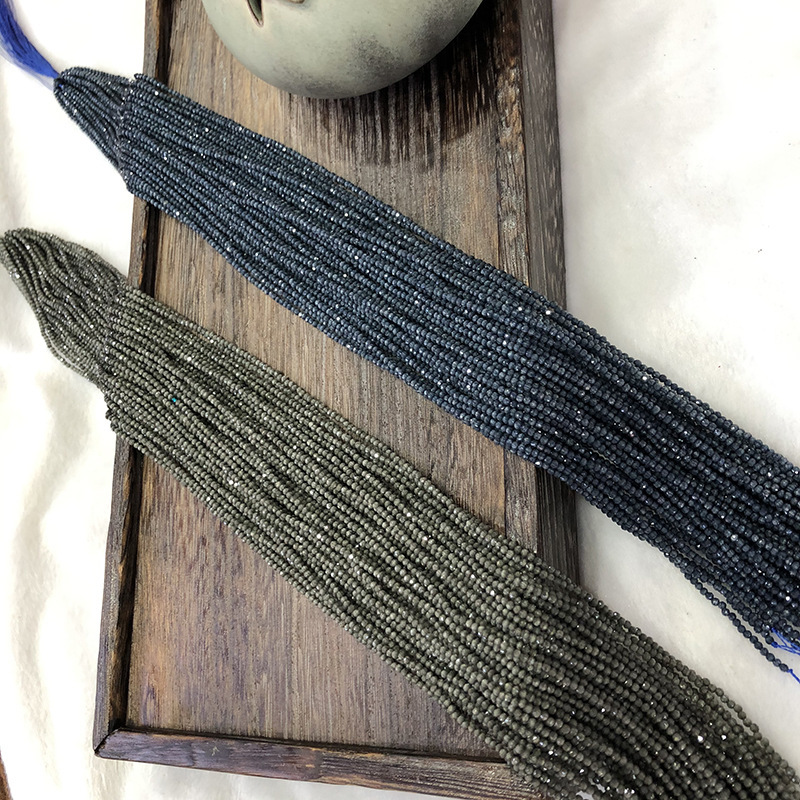 浅灰色近天然白底实物图