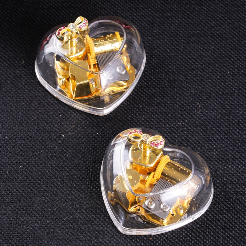 Metal movement wind-up music box Music box gift Girl child birthday gift Sky City living room decoration Application Scenario